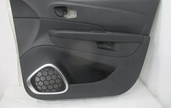 Renault Captur Front door card panel trim