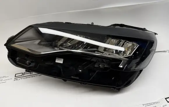 Peugeot 3008 II Headlight/headlamp 89914773