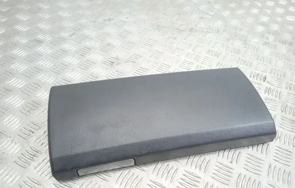Land Rover Discovery 3 - LR3 Glove box lid/cover FFN500117XXX