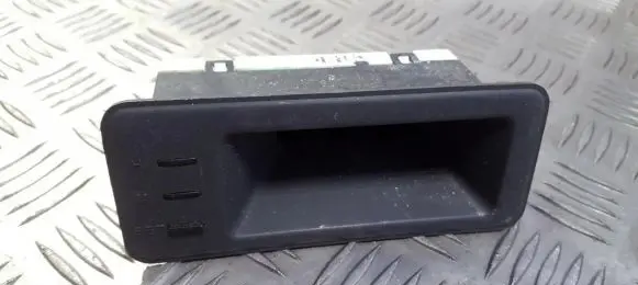 Mitsubishi Space Wagon Screen/display/small screen mb652360