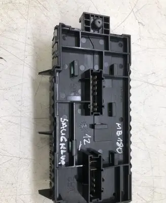Mercedes-Benz B W246 W242 Fuse module A2469060093