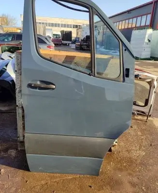 Mercedes-Benz Sprinter W907 W910 Front door 