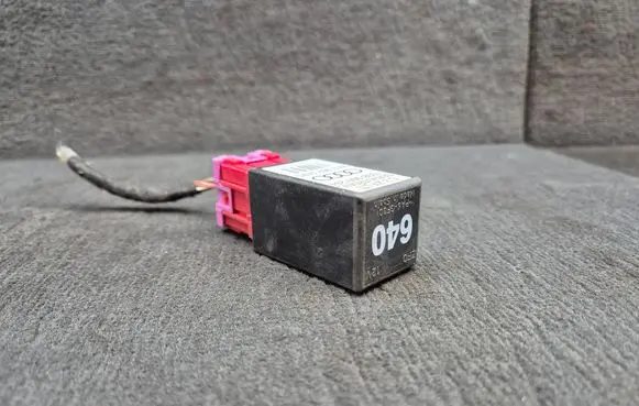 Audi A4 S4 B7 8E 8H Other relay 8E0907307D 7038900294