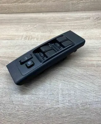 Toyota Corolla Verso AR10 Electric window control switch 848200F010 37074C149B