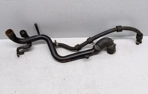 Volkswagen PASSAT B5.5 Engine coolant pipe/hose