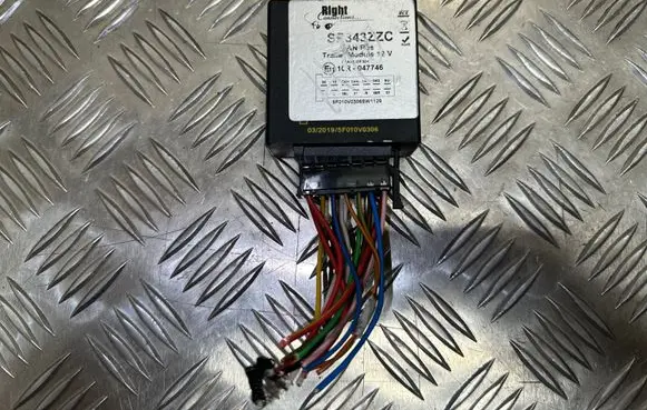 Audi Q5 SQ5 8R Gateway control module 10R047746