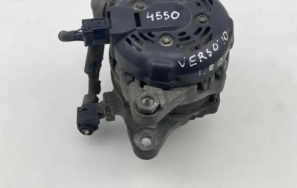 Toyota Verso Generator/alternator 270600T100 1042113051