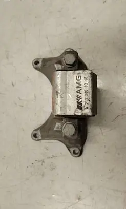 Mercedes-Benz E AMG W212 Gearbox mount A2122401018