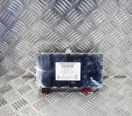 Mercedes-Benz C W204 HiFi Audio sound control unit A1669001105