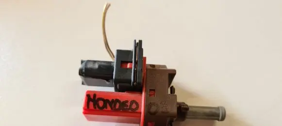 Ford Mondeo Mk III Brake pedal sensor switch 95BB7C534AG 95BB7C534