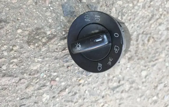 Volkswagen PASSAT B6 Light switch