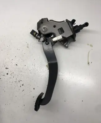 Hyundai ix35 Clutch pedal 328022S050