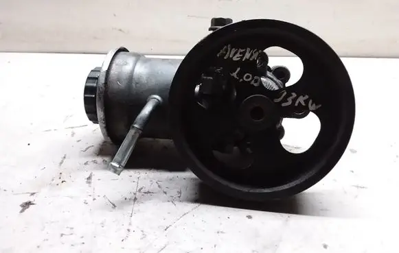 Toyota Avensis T250 Power steering pump