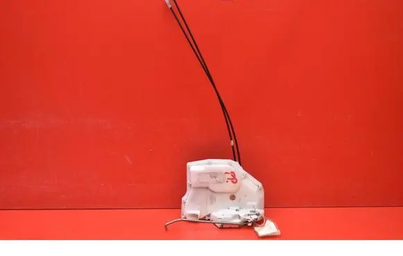 Suzuki Swift I Front door lock 8220162J30