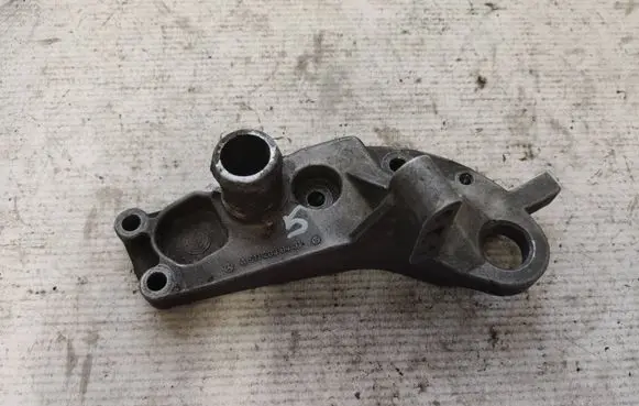 Engine coolant pipe/hose