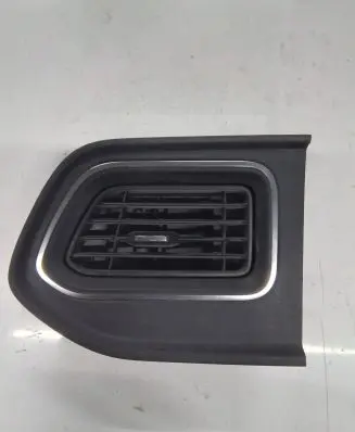 Renault Master III Dashboard air vent grill cover trim 687518035R