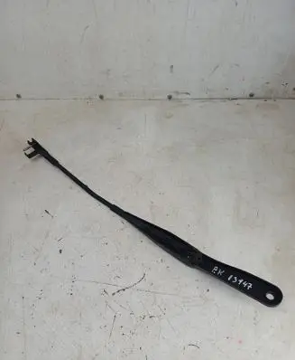 Opel Astra H Front wiper blade arm 13111219
