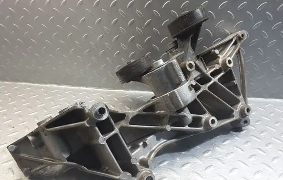 Volkswagen PASSAT B7 USA Generator/alternator bracket 07K903143E 07K903315