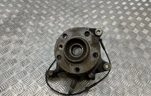 BMW X3 F25 Front wheel hub 6787679