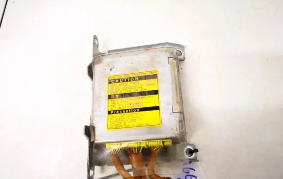 Subaru Impreza I Airbag control unit/module 98221fe030 152300-3961