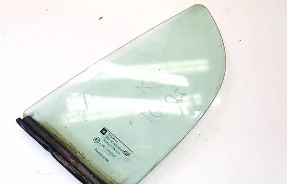 Opel Astra G Rear vent window glass dot36as2m129gf