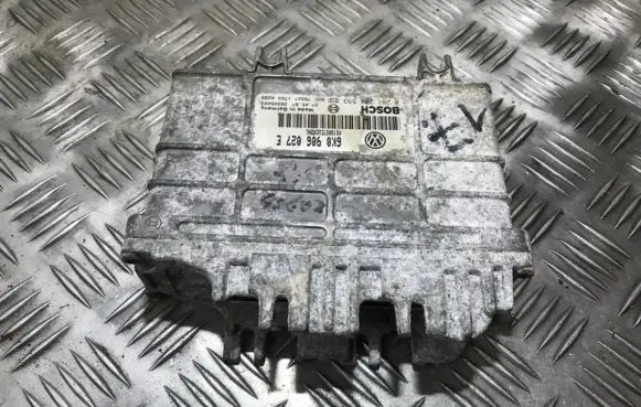 Volkswagen Polo III 6N 6N2 6NF Engine control unit/module 0261204593 6k0906027e