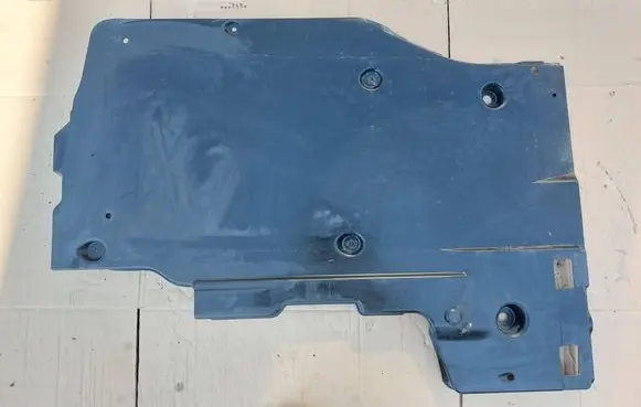 Volkswagen Golf VII Engine splash shield/under tray 5Q0825505B