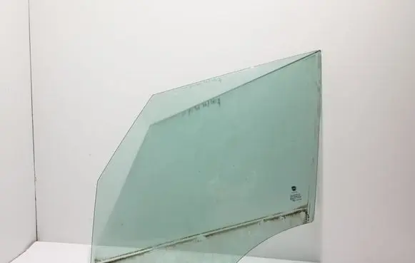 Fiat 500L Front door window glass four-door 51883739