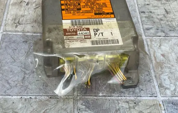 Toyota Avensis Verso Airbag control unit/module 8917044040 2310002450