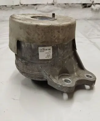 Mercedes-Benz GLC X253 C253 Engine mount bracket A2532401000