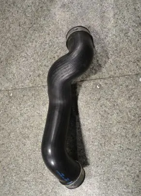 BMW 5 E39 Intercooler hose/pipe 3B0145834N