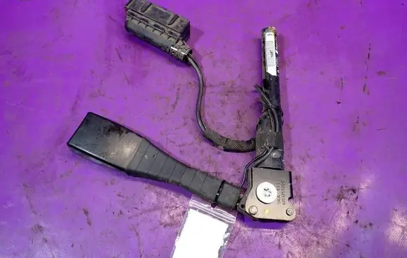 Opel Corsa D Front seatbelt buckle 616046700C
