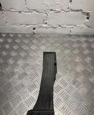 BMW 7 E65 E66 Accelerator throttle pedal 6772645