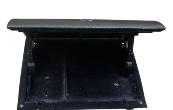 Glove box