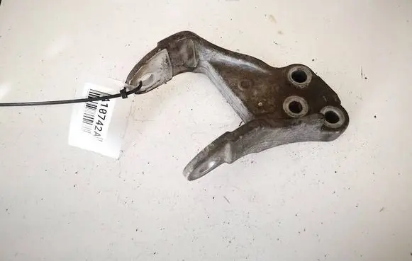 Mitsubishi Lancer X Engine mounting bracket