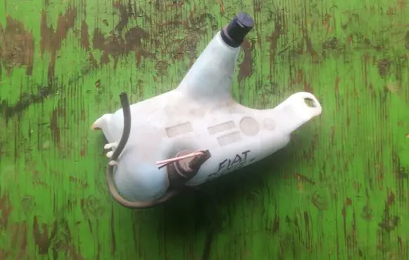 Fiat Punto (188) Windshield washer fluid reservoir/tank