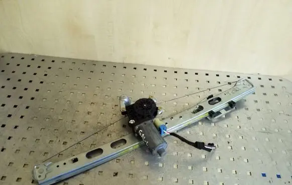 Mercedes-Benz ML W163 Rear door window regulator motor 9137041094 119017100