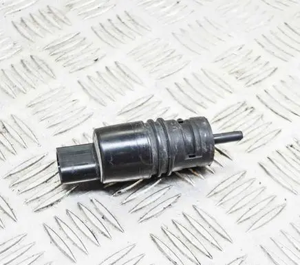 Mercedes-Benz E W212 Windscreen/windshield washer pump 2218690121 A2218690121