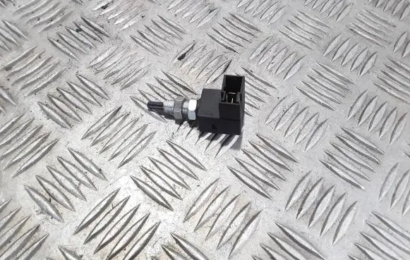KIA Ceed Clutch pedal sensor 