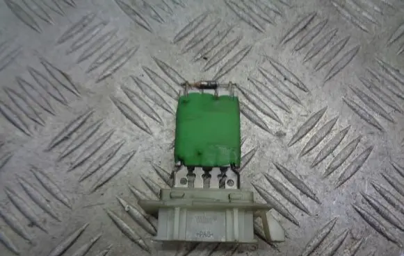 Opel Corsa C Heater blower fan relay 