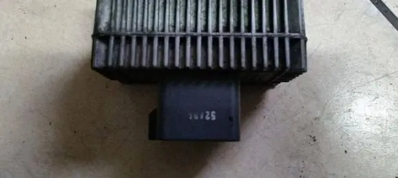 Opel Zafira B Glow plug pre-heat relay 55354141 51299018A