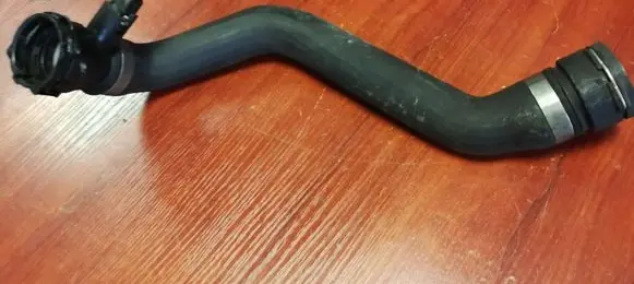 BMW 5 E39 Engine coolant pipe/hose 1705224