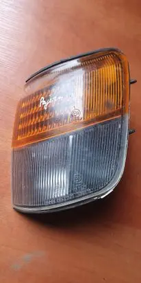 Mitsubishi Pajero Front indicator light 21037746