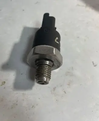 Fuel pressure sensor