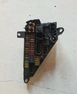 BMW 5 E60 E61 Fuse module 6906619