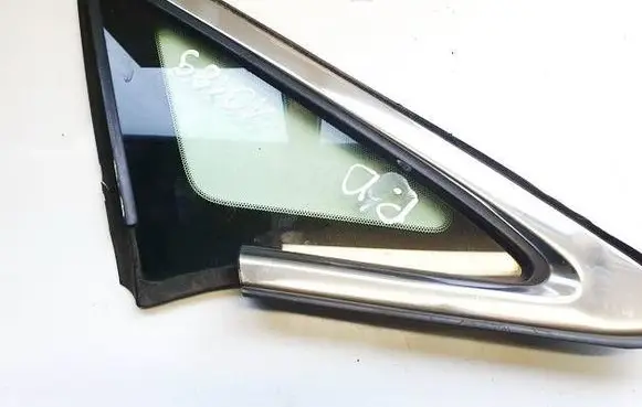 Mazda CX-7 Front triangle window/glass as2