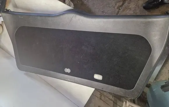 Mercedes-Benz ML W164 Tailgate trim A1647401470
