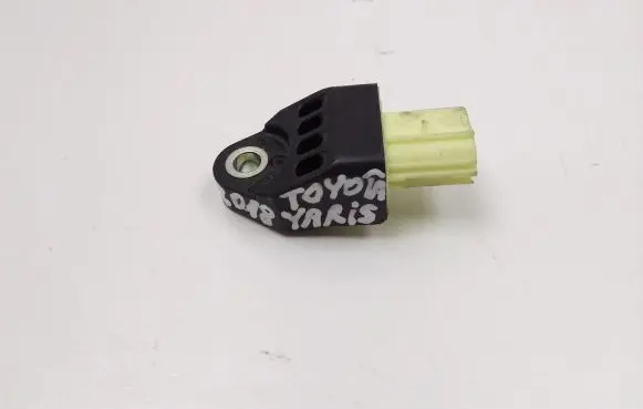 Toyota Yaris Airbag deployment crash/impact sensor 8983102140