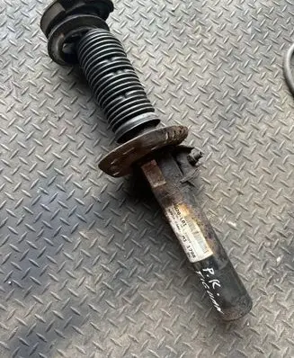 Volkswagen Tiguan Front shock absorber/damper 5N0412021 10152454 5N0400053