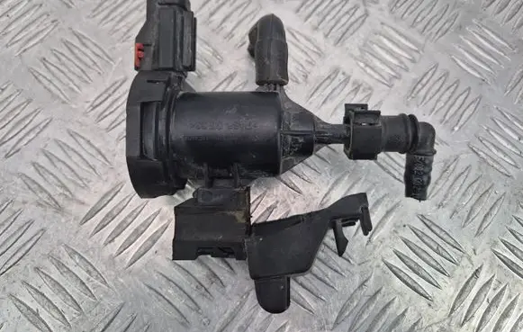 Mercedes-Benz C W205 other engine part A0014760532